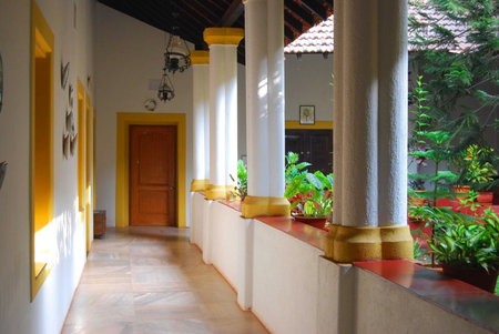 Granpa's Inn Hotel Bougainvillea, Anjuna, India