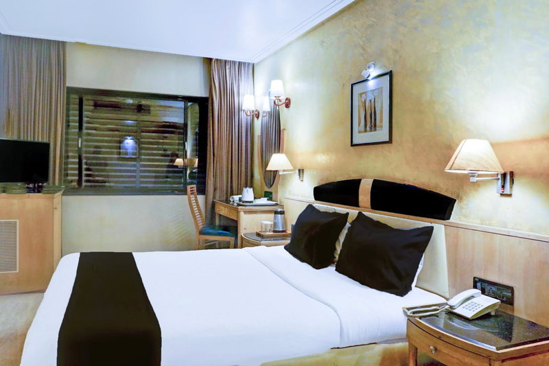 Townhouse Oak JM Road Formerly Krishna presidency, Pune, India