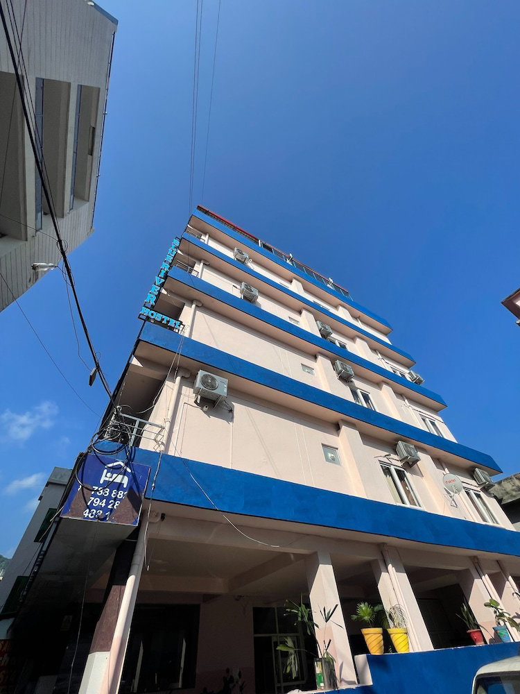 Blue River Hostel, India
