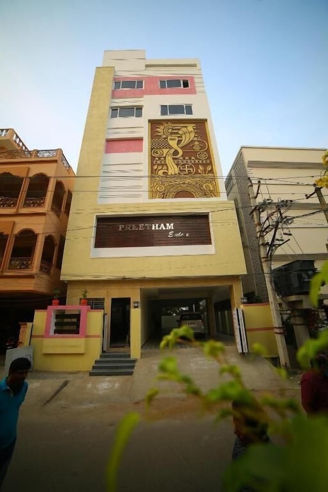 The Butterfly Luxury Serviced Apartments Benz Circle Vijayawada, India