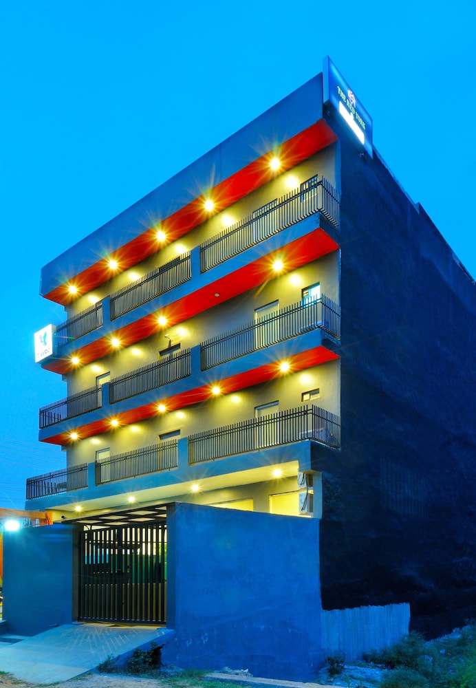 Hotel Red York, India