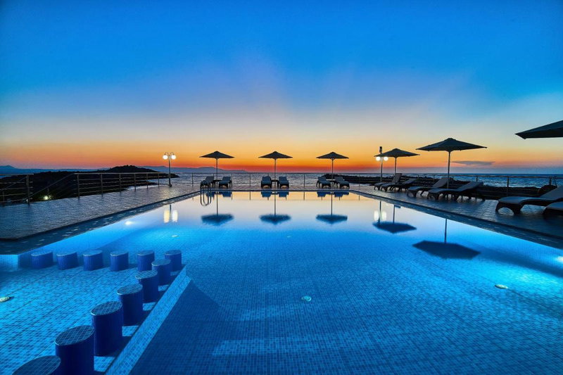 Nanakis Beach Luxury Apartments, Stavros, Greece