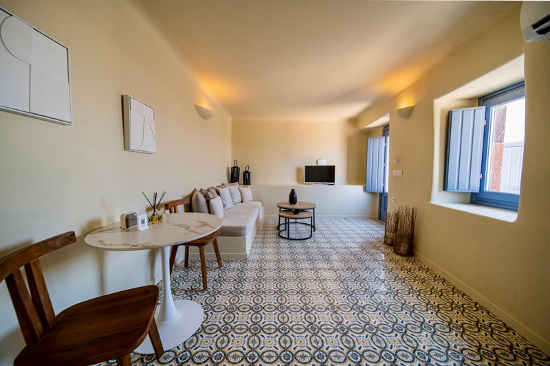 Luna Santorini Suites, Pirgos, Greece