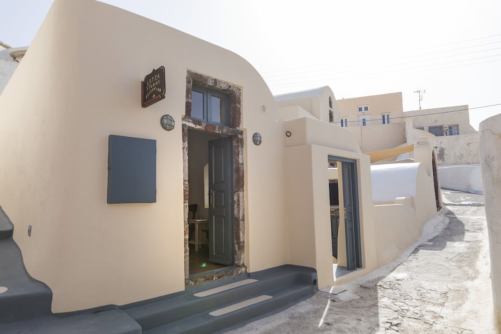 Hotel · Lotza Studios, Santorini