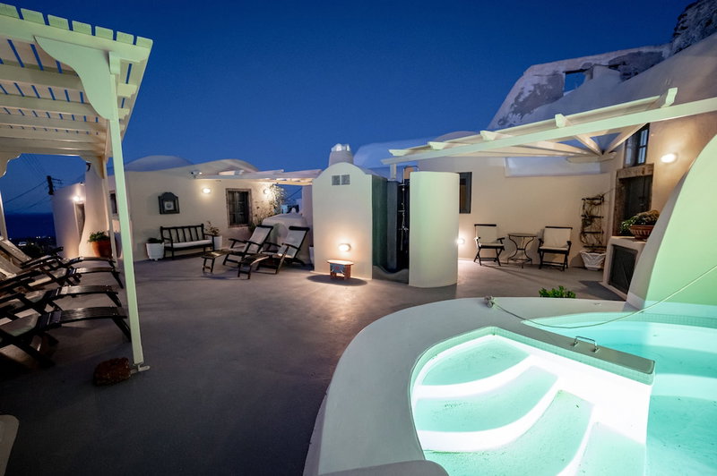 Lotza Studios, Santorini, Greece