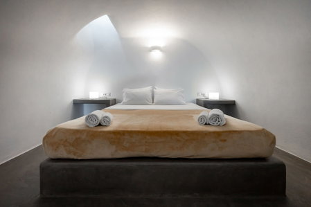 Lotza Studios, Santorini, Greece