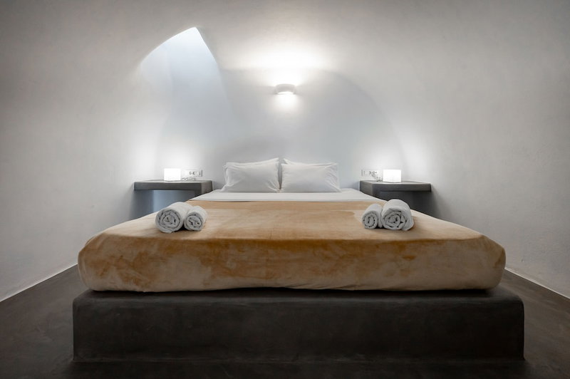 Lotza Studios, Santorini, Greece
