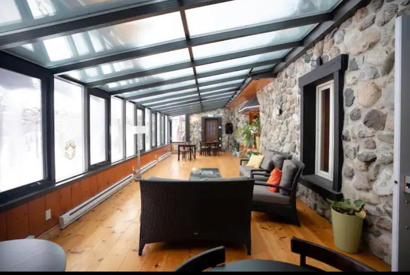 Condo Hotel Au pied du Mont Orford, Orford, Canada