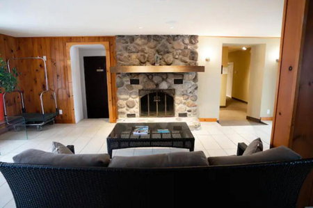 Condo Hotel Au pied du Mont Orford, Orford, Canada