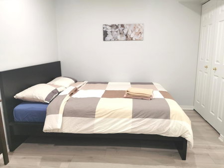 Perfect location comfort private house lower level 2 bedroom unit, Mississauga, Canada