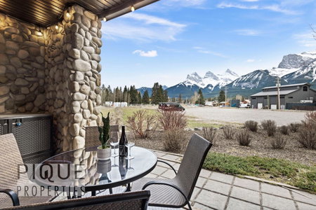 Mountain Haven Retreat, Pool & Hot Tub, UG Parking, Fitness Centre, WiFi!, Canmore, Canada