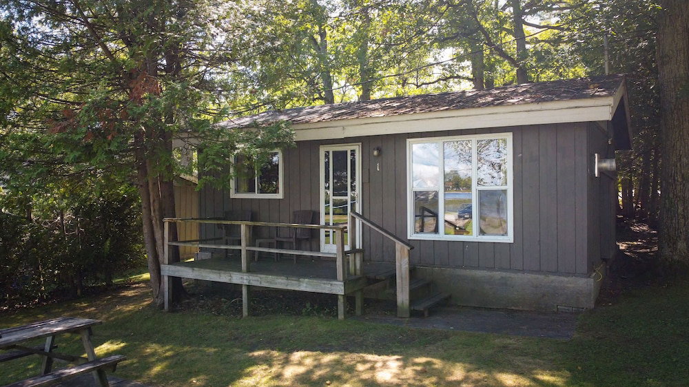 Hotel · Sunnylea Resort, Georgian Bay