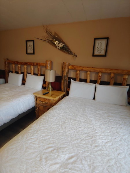 Pinecrest Motel, Nipigon, Canada