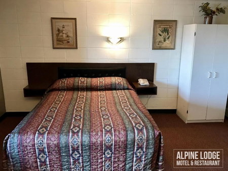 Alpine Lodge Motel & Restaurant, Grande Cache, Canada