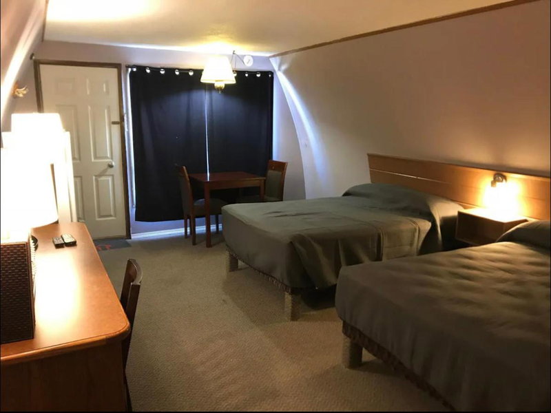 The little chalet motel, Brandon, Canada