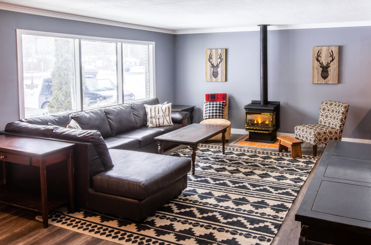 4 Bedroom Rustic Chalet, Canada