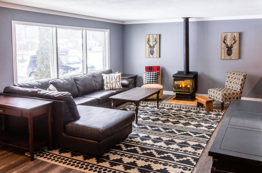 4 Bedroom Rustic Chalet, Blue Mountains, Canada