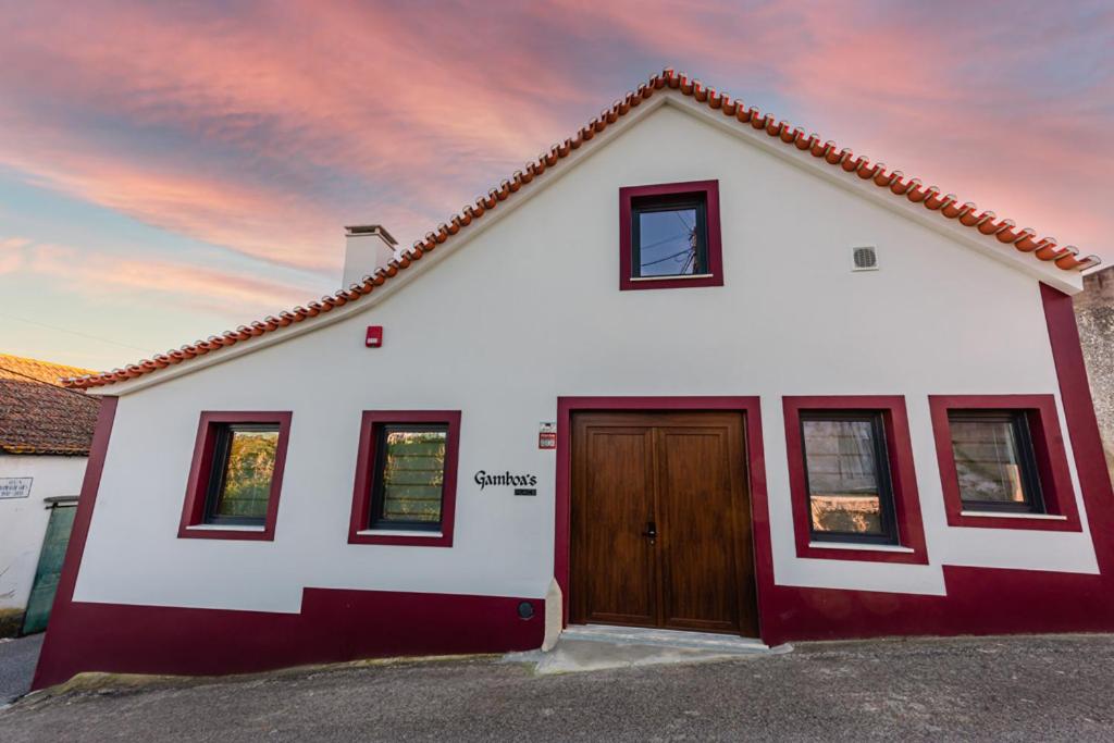 Hotel · Gamboas Place, Olhalvo