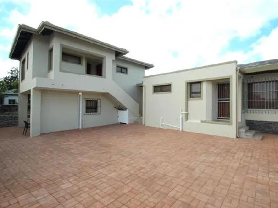 Hotel · 12 on Beach Guest House, Saldanha