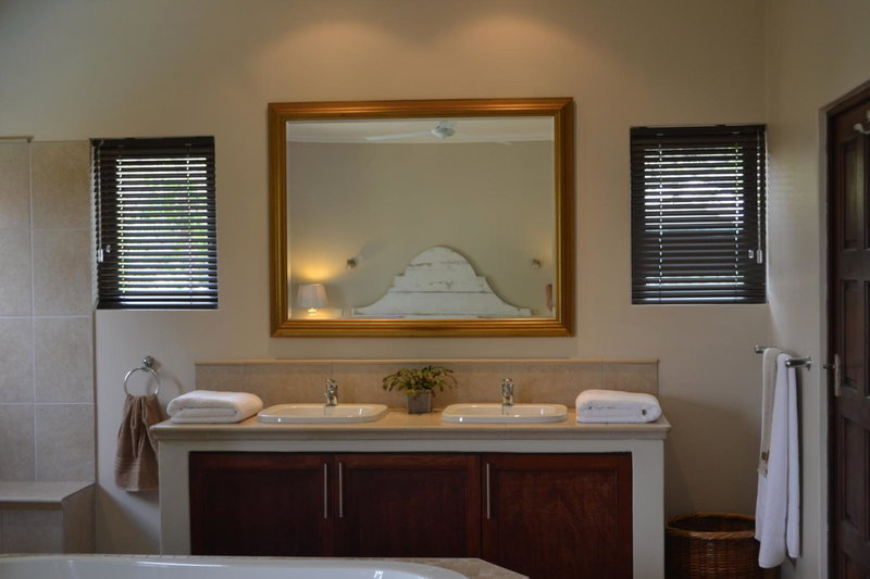 Mahogany Villa Guesthouse - SOLAR, Ballito, South Africa
