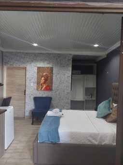 Nsuku Bed and Breakfast, Thulamahashi, South Africa