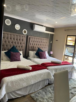 Nsuku Bed and Breakfast, Thulamahashi, South Africa