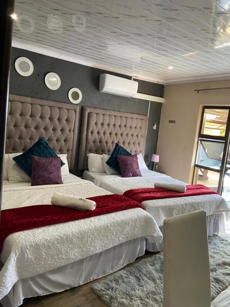 Nsuku Bed and Breakfast, Thulamahashi, South Africa
