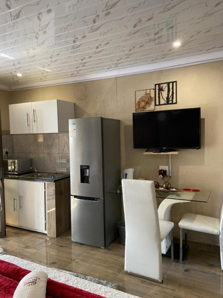Nsuku Bed and Breakfast, Thulamahashi, South Africa