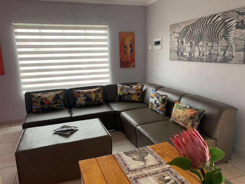 Rhino House with 3 bedrooms next to Pilanesberg and Sun City, Mogwase, South Africa