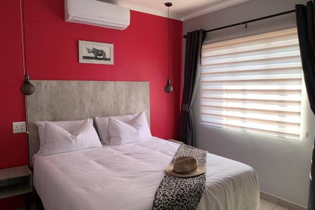 Rhino House with 3 bedrooms next to Pilanesberg and Sun City, Mogwase, South Africa