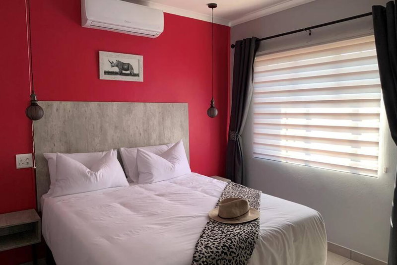 Rhino House with 3 bedrooms next to Pilanesberg and Sun City, Mogwase, South Africa