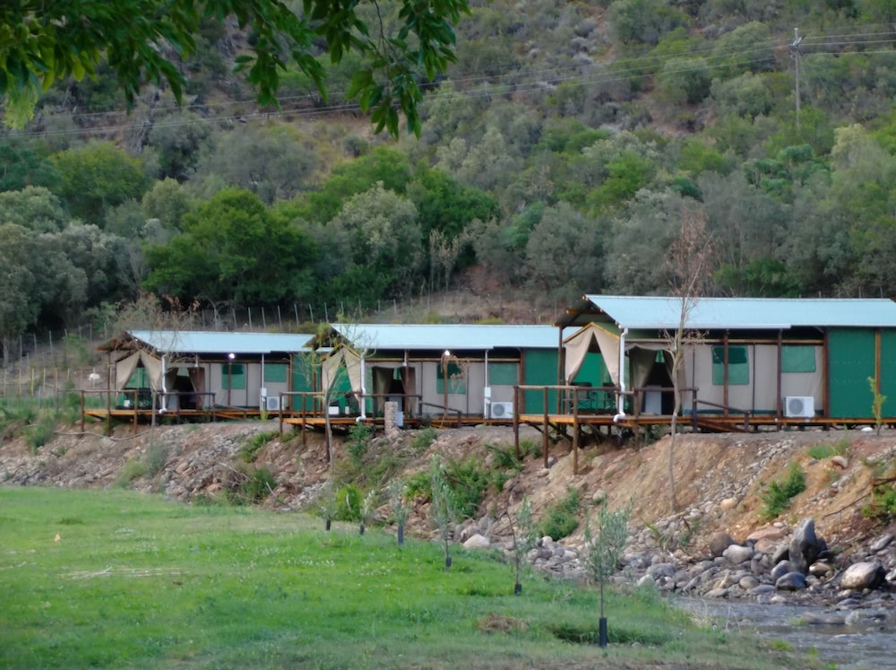Hotel · Old Mill Lodge, Working Ostrich Farm & Restaurant, Oudtshoorn, Oudtshoorn