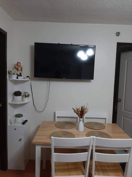 Lovely 2 BR Condo with FREE Secured Parking, Manila, Philippines