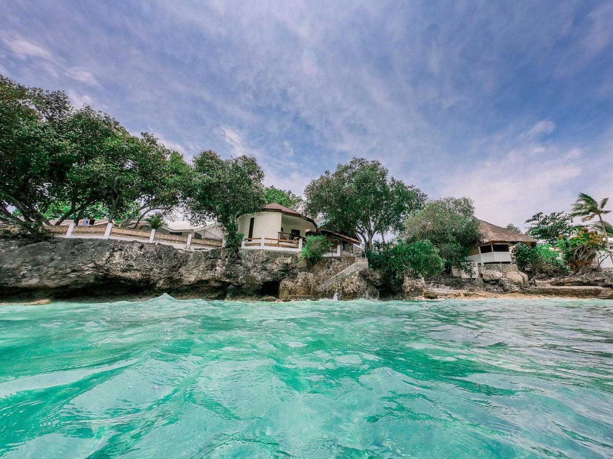 Pescador View Beachfront and Extension by the Ocean Hostels & Restaurant Moalboal, Philippines