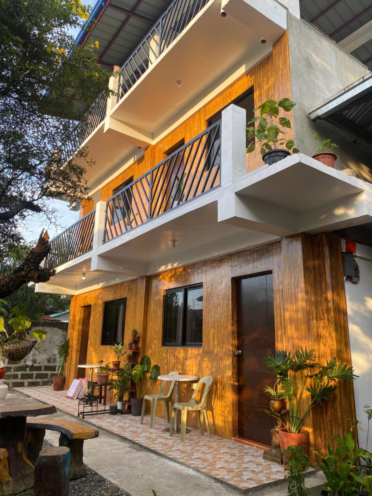 Alona's Traditional Filipino Home near 100 Islands Wharf, Philippines