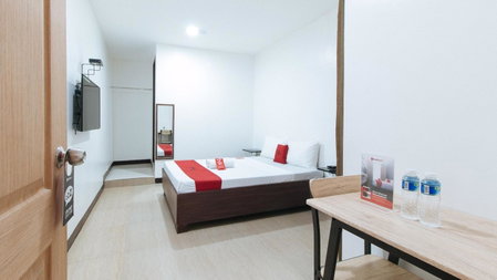 RedDoorz at San Antonio Makati, Manila, Philippines