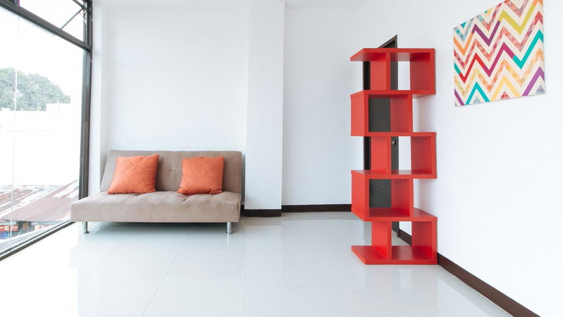 RedDoorz at San Antonio Makati, Manila, Philippines