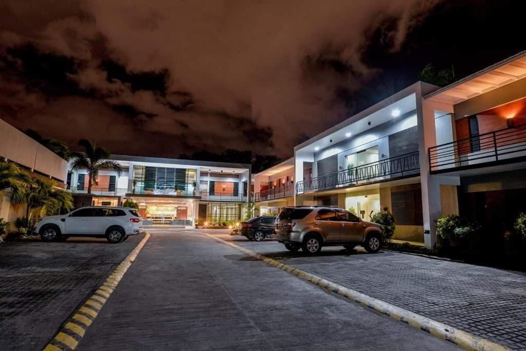 The Horizon Suites and Arcade, Filipinas