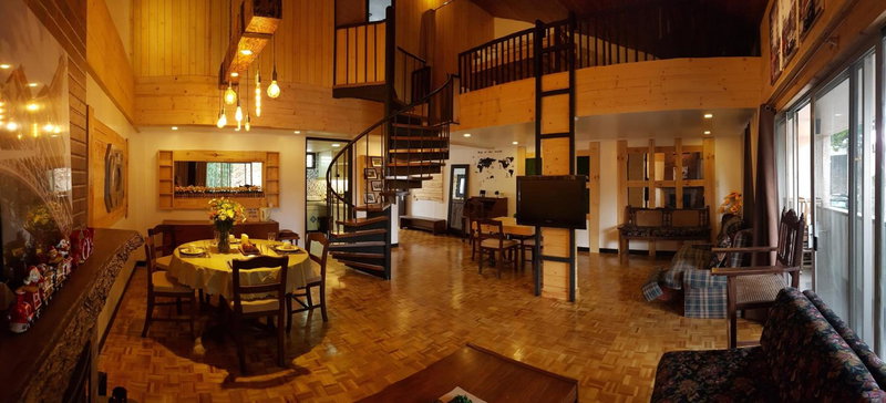 HOMESTAY DE MARQS - STYLISH and SPACIOUS 3 BEDROOM VACATION HOME, Baguio, Philippines
