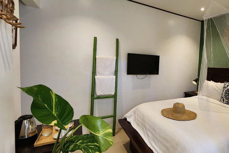 Sirom Beach House, Tambobong, Philippines