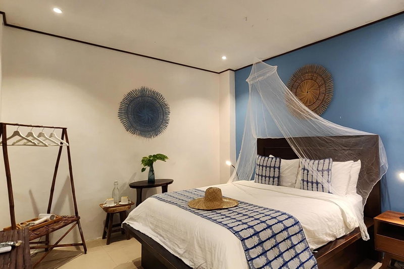 Sirom Beach House, Tambobong, Philippines