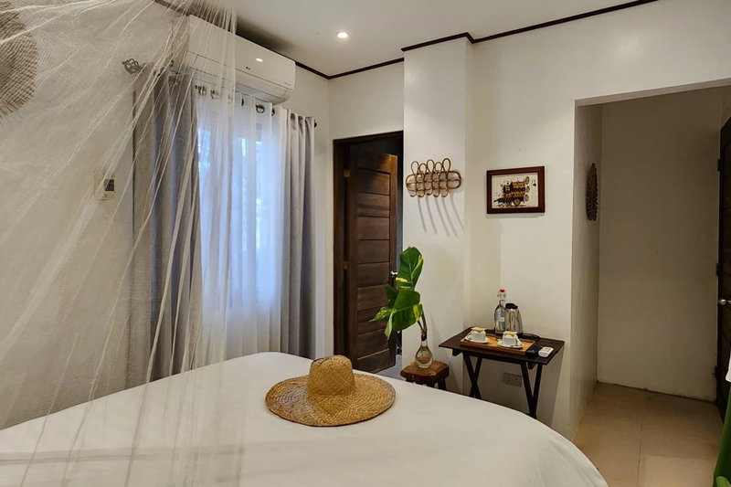 Sirom Beach House, Tambobong, Philippines