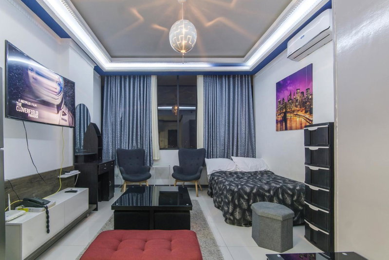Avenir Condo for rent near IT Park Cebu with 49-inch Samsung Curve TV, Cebu City, Philippines