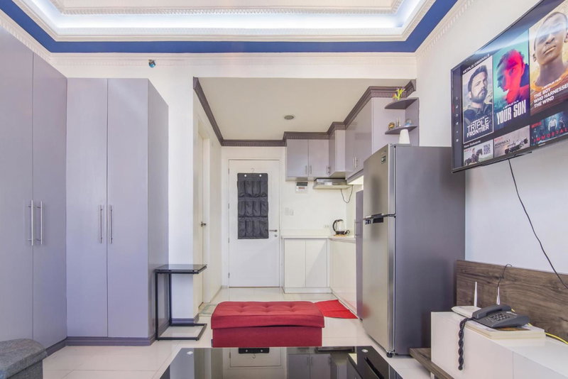 Avenir Condo for rent near IT Park Cebu with 49-inch Samsung Curve TV, Cebu City, Philippines