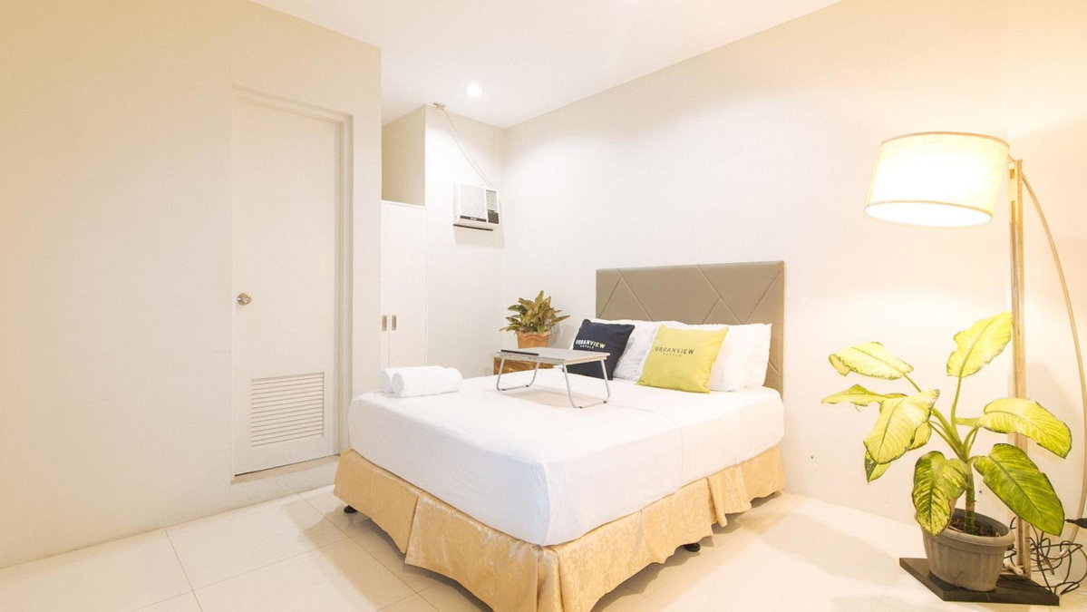 UrbanView at Lacson Street Bacolod City by RedDoorz, Philippines