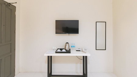 UrbanView at Lacson Street Bacolod City by RedDoorz, Bacolod, Philippines