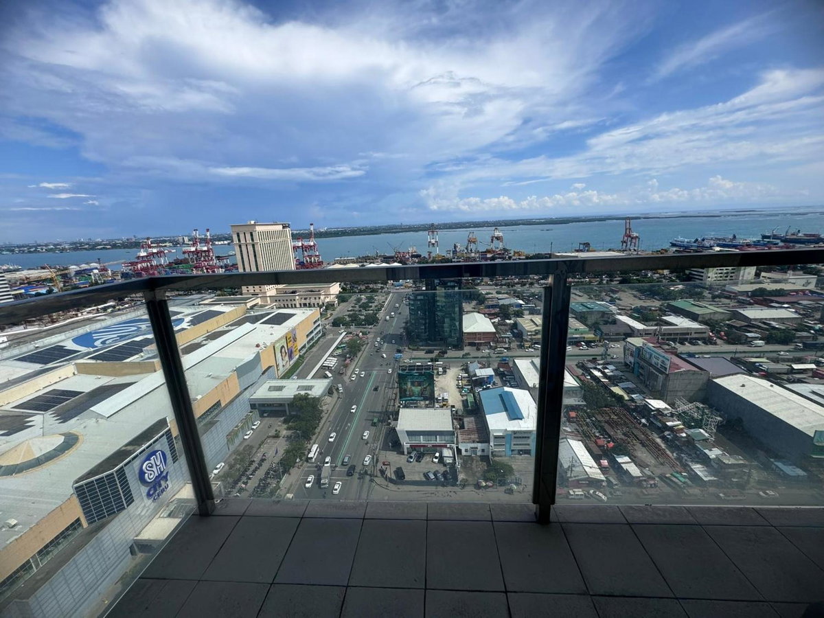Hotel · Luxanos Condo Place- Sunvida Tower, Carreta