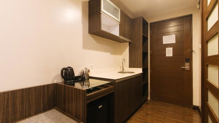 RedDoorz Premium @ West Avenue Quezon City, Manila, Philippines
