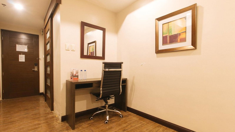 RedDoorz Premium @ West Avenue Quezon City, Manila, Philippines