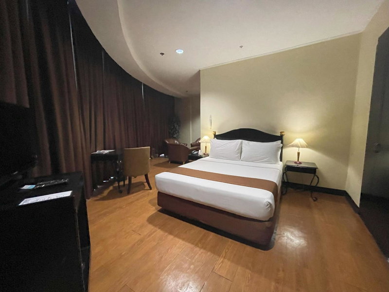 Golden Peak Hotel & Suites, Cebu City, Philippines